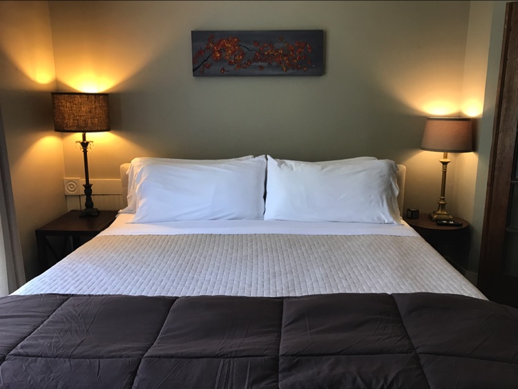 King platform memory foam bed